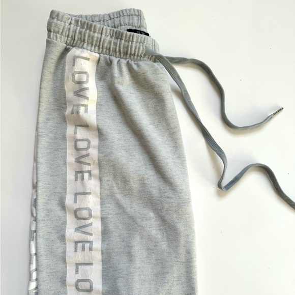 Sweatpants (Sm) and Sports bra (M) bundle - Picture 8 of 8